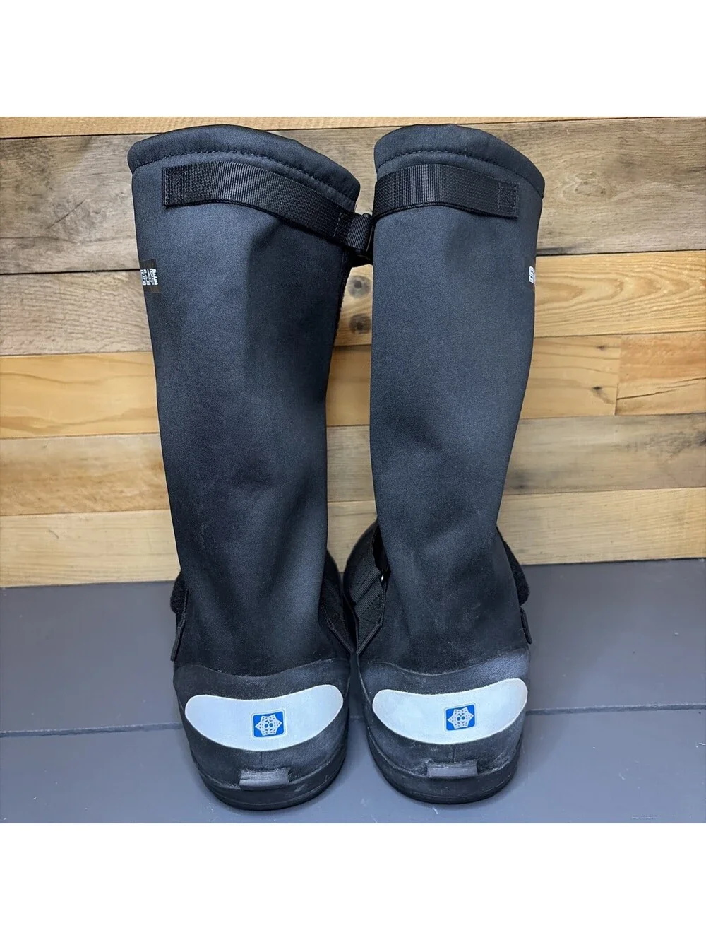 SnowGear Overboots Men Size 11 Black Fleece Lined Winter Studded Ice Cleat Boots